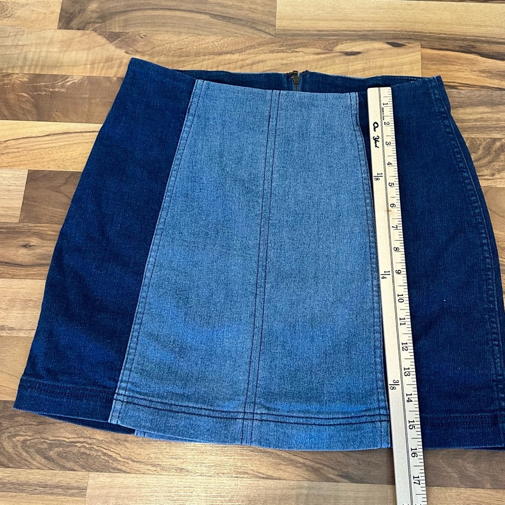 Free People✨Two-Tone Blue Denim Mini Skirt - Picture 9 of 14